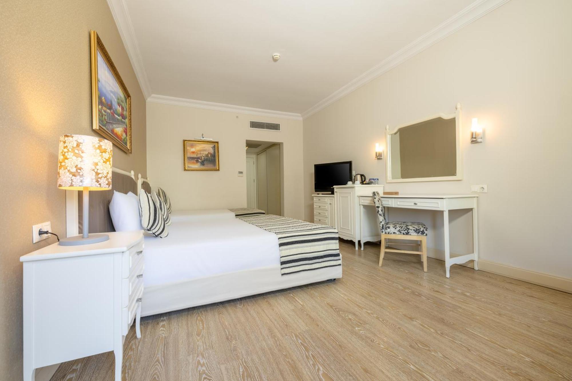 Crystal Tat Beach Golf Resort & Spa Belek Esterno foto