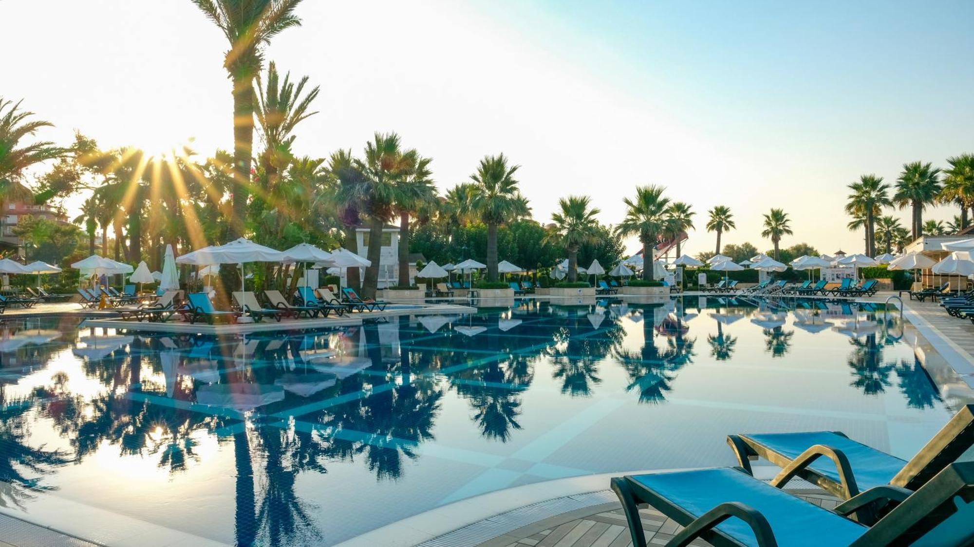 Crystal Tat Beach Golf Resort & Spa Belek Esterno foto