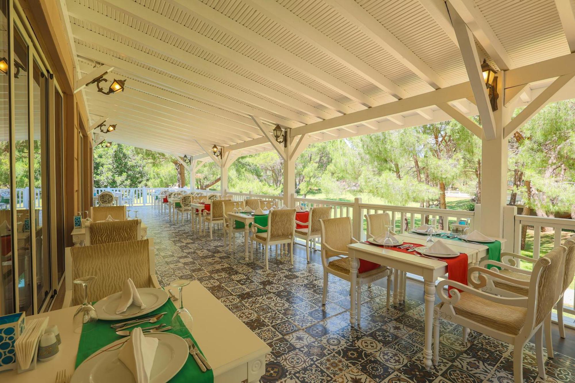 Crystal Tat Beach Golf Resort & Spa Belek Esterno foto